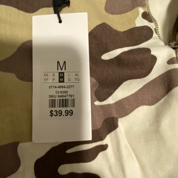 BNWT ! Camo CARGO pants with FREE BATH BOMB AS GIFT - Picture 2 of 3